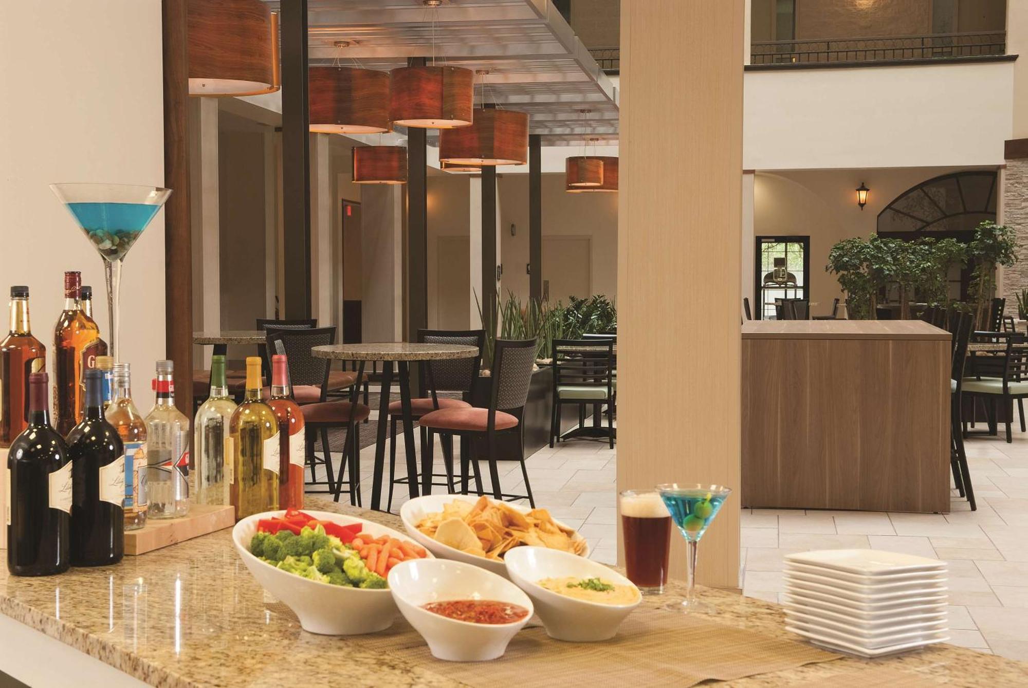 Embassy Suites By Hilton Nashville Airport Exterior foto
